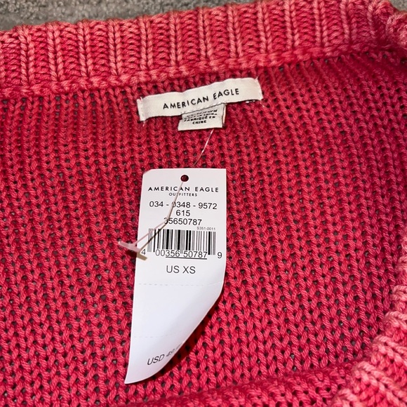 AMERICAN EAGLE RED SWEATER NEVER WORN - Picture 2 of 3